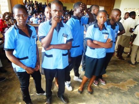 El&egrave;ves du lyc&eacute;e d'Agongo